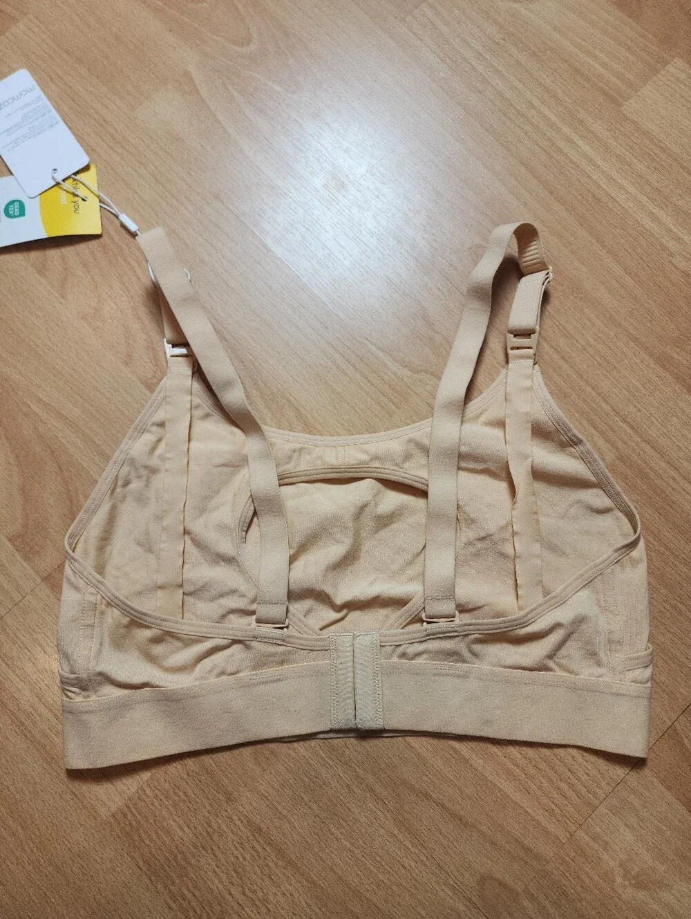 Momcozy bra hands
